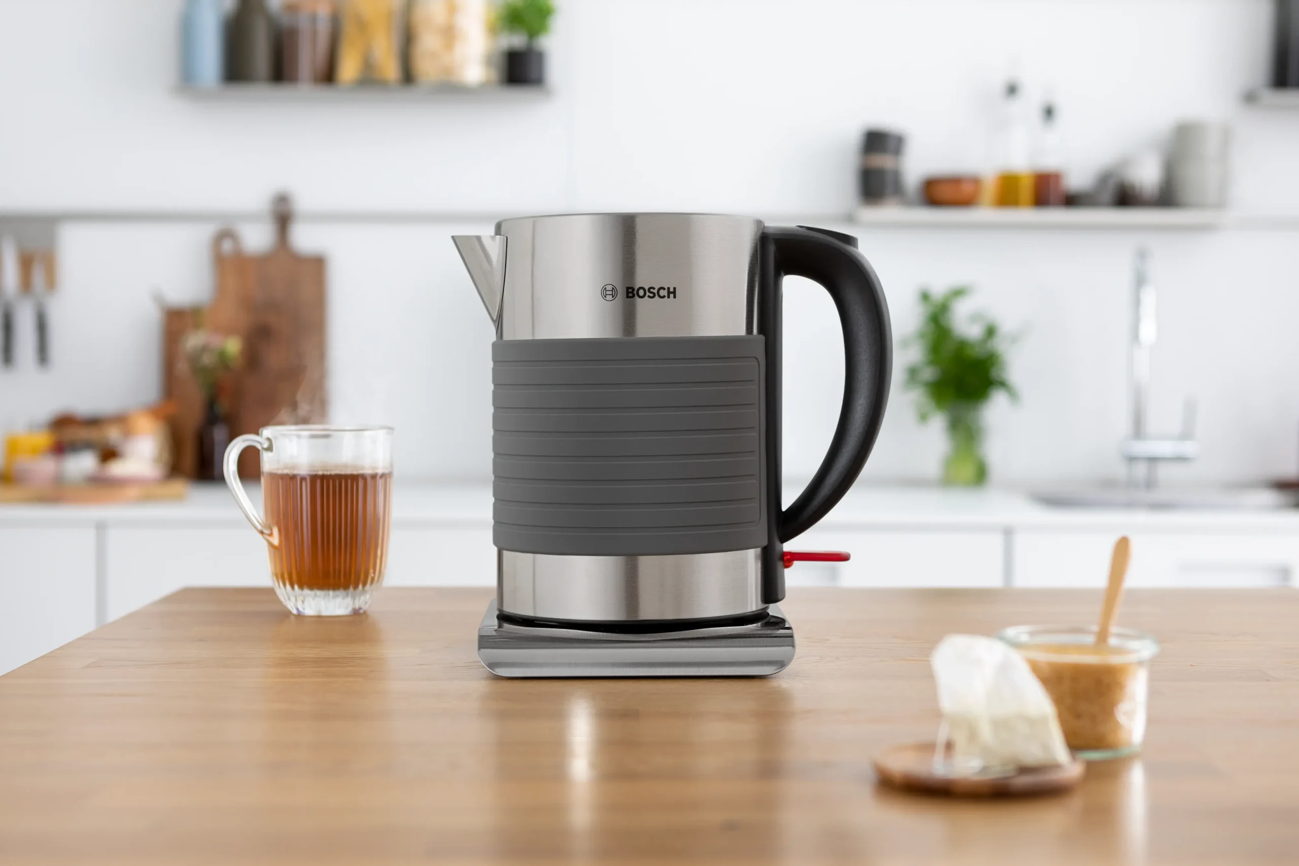 Bosch TWK7S05 1.7L Black Cordless Kettle - Image 3