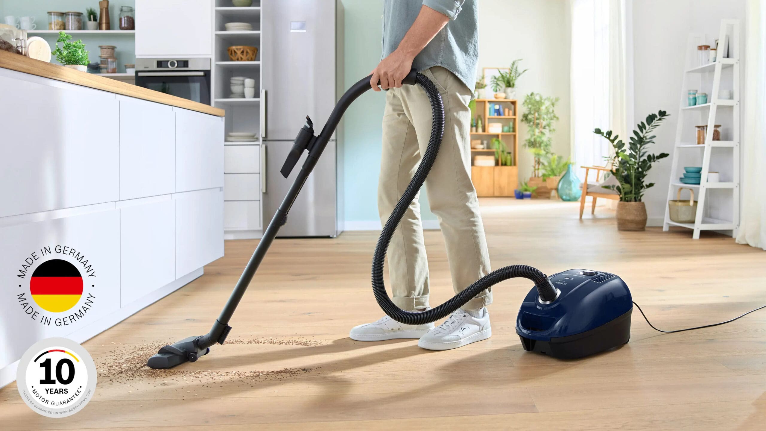 Bosch Appliances BGL38WBU3H Series 4 Bagged Vacuum Cleaner - Image 2