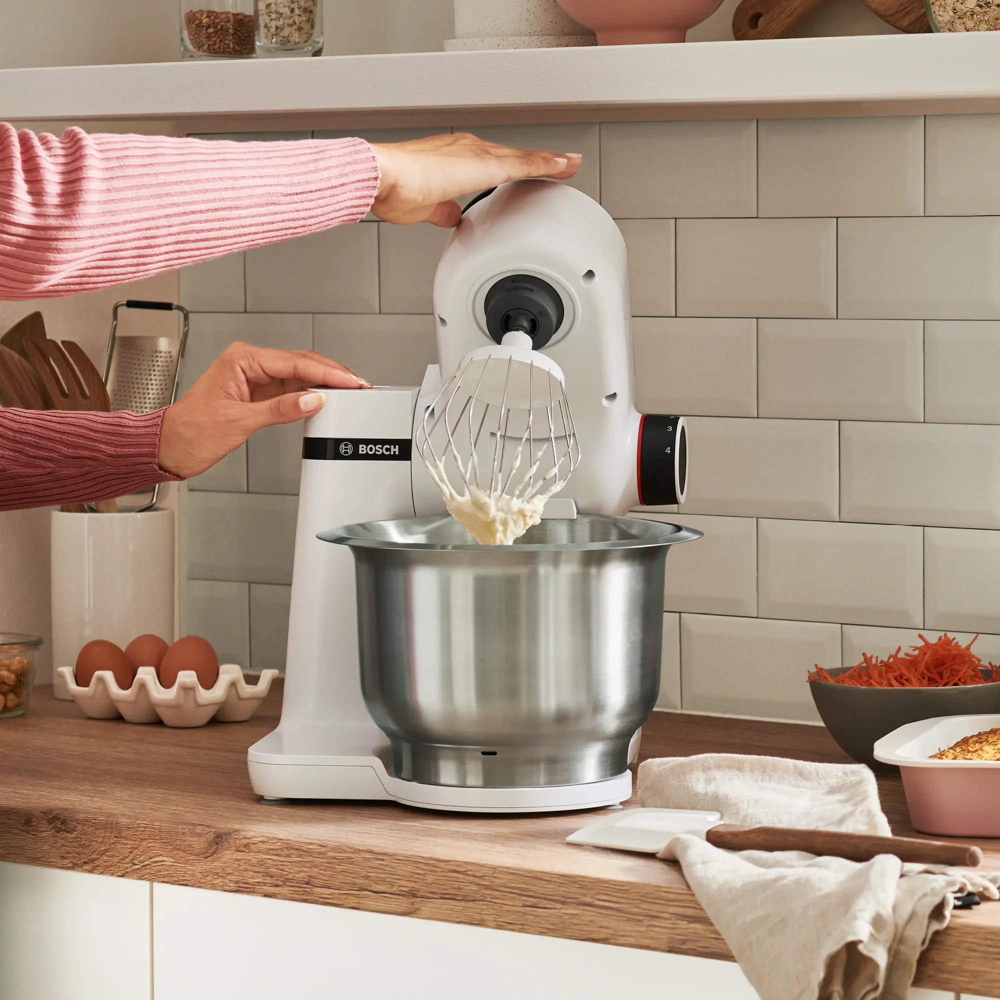 Bosch MUMS2EW00 MUM Serie 2 700W White Kitchen Machine - Image 3