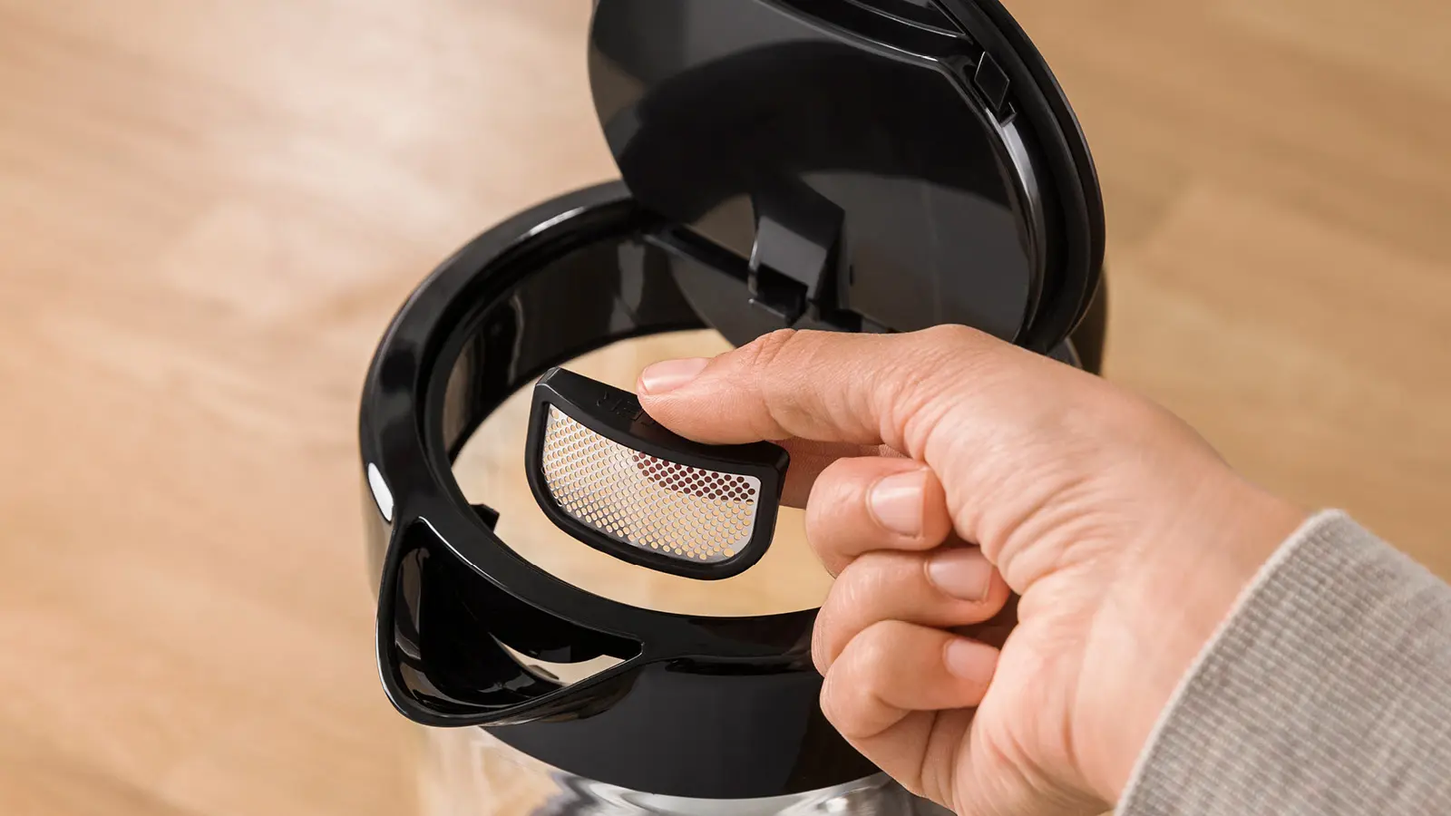 Bosch TWK70B03 1.7L Glass Cordless Kettle - Image 8