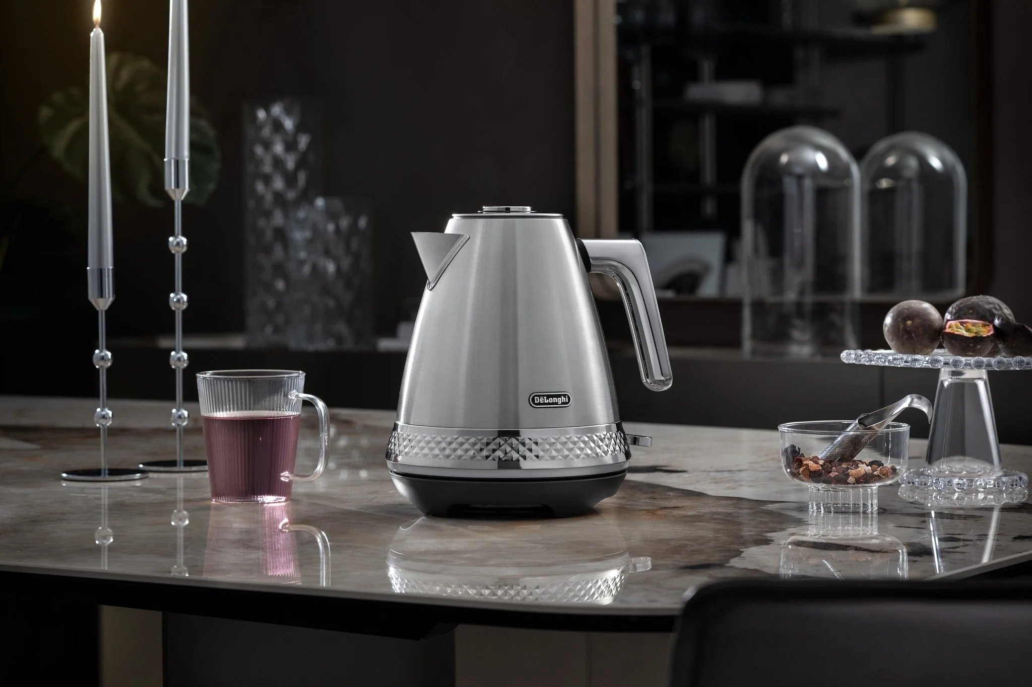 Delonghi ZA0210110224 Diadema Metal Finish 1.7L Electric Kettle - Image 2