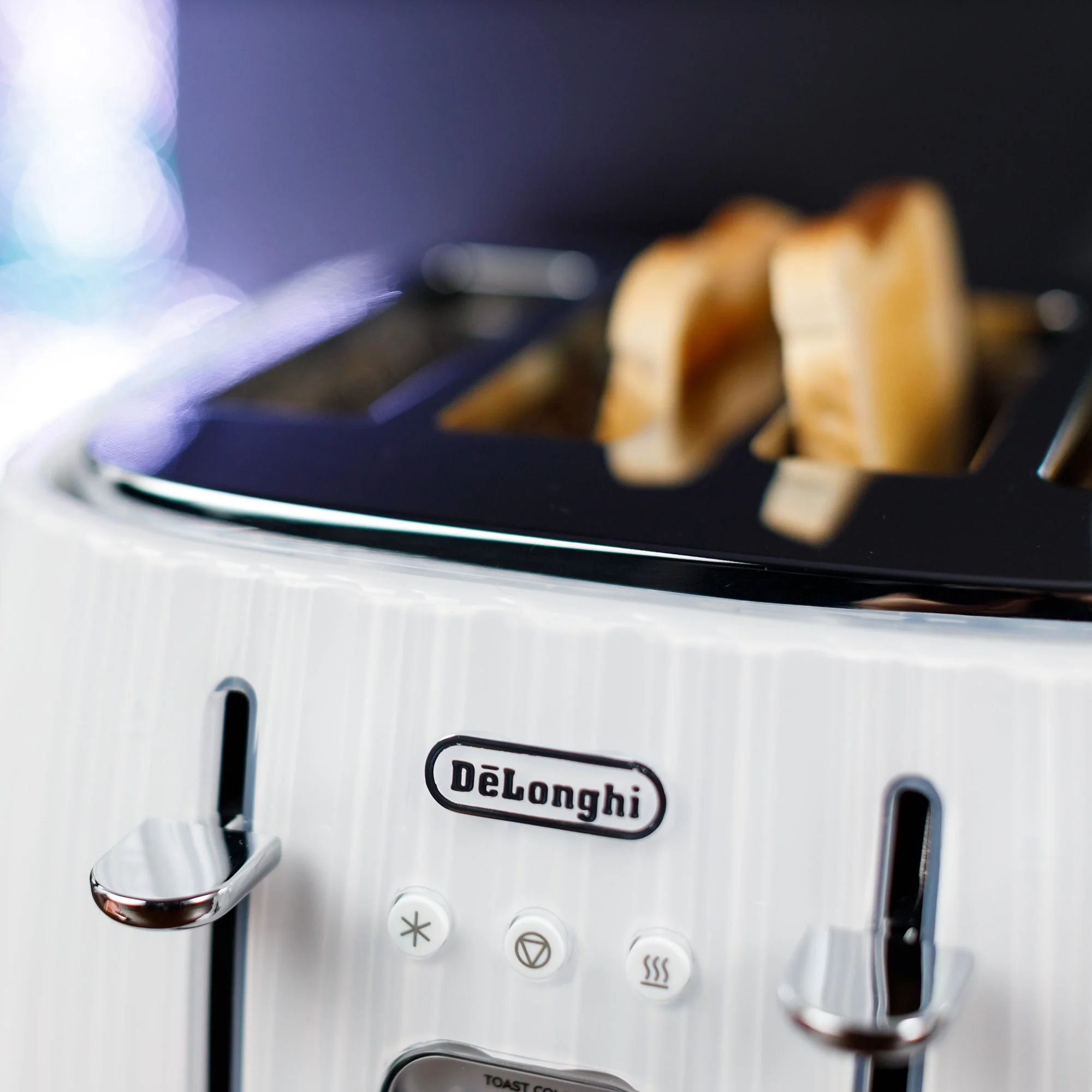 Delonghi CTD4003.W Furnace White Ballerina 4 Slice Toaster - Image 5