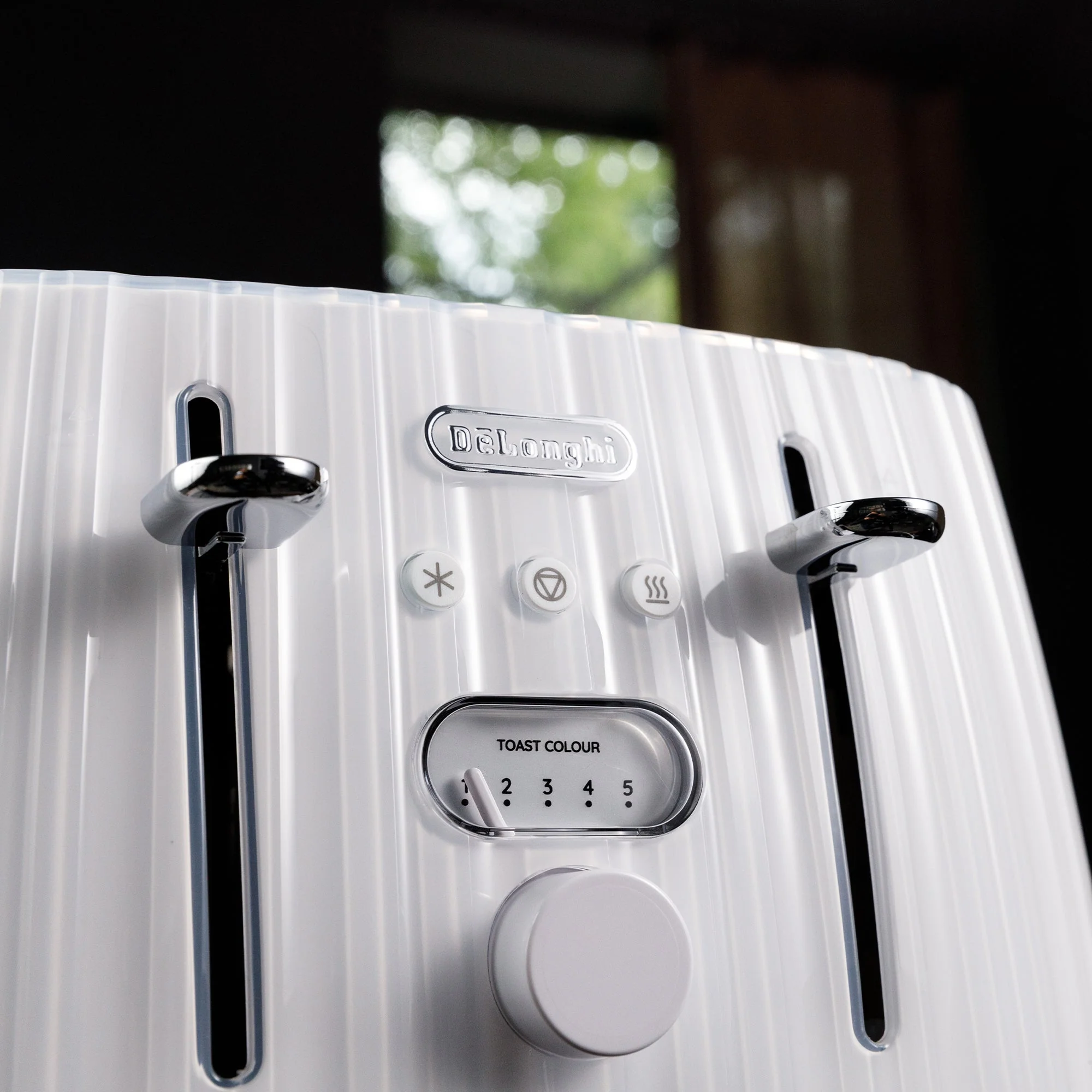 Delonghi CTD4003.W Furnace White Ballerina 4 Slice Toaster - Image 7