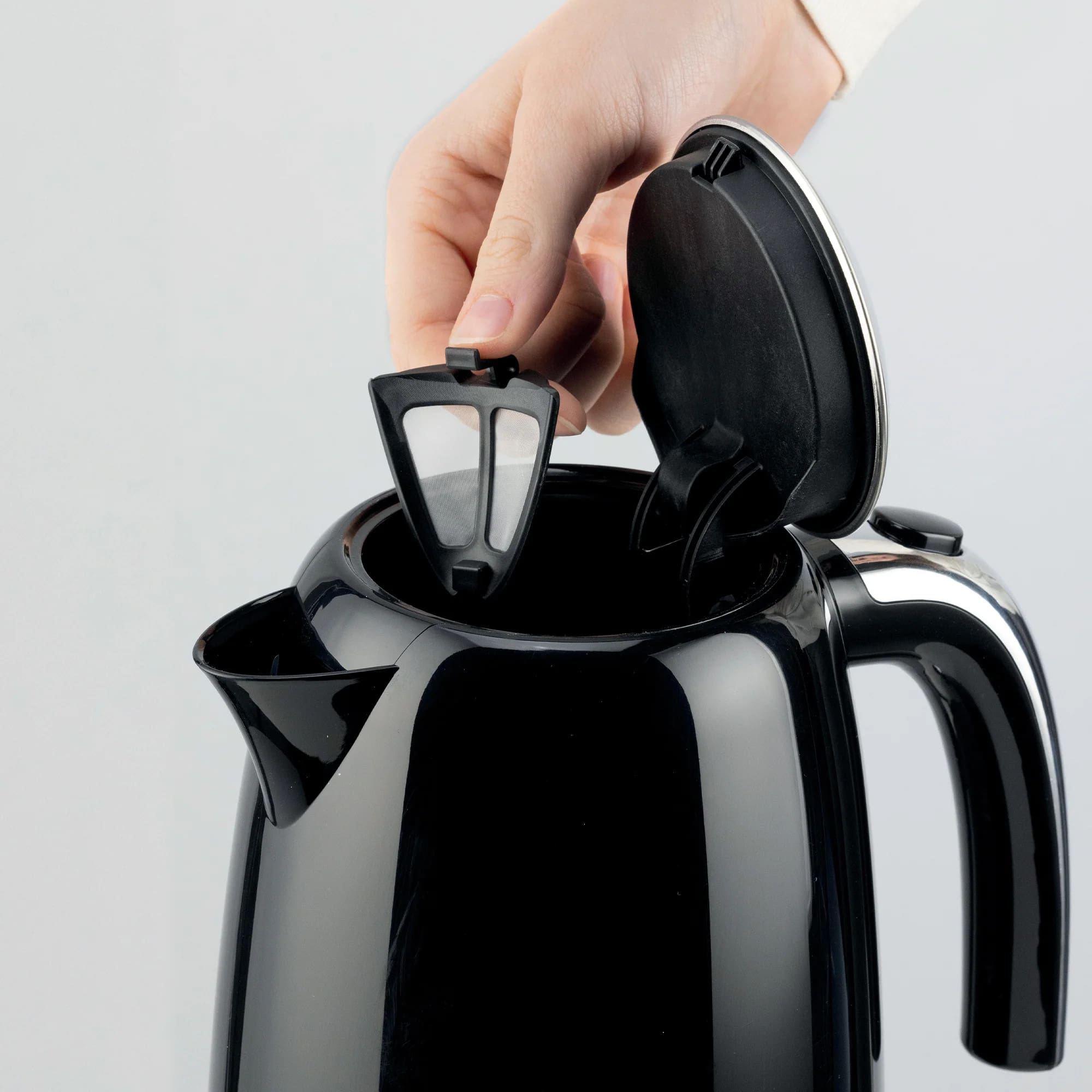 Kenwood 00C284300KEZA Eterna Plastic Electric Kettle - Glossy Black - Image 4