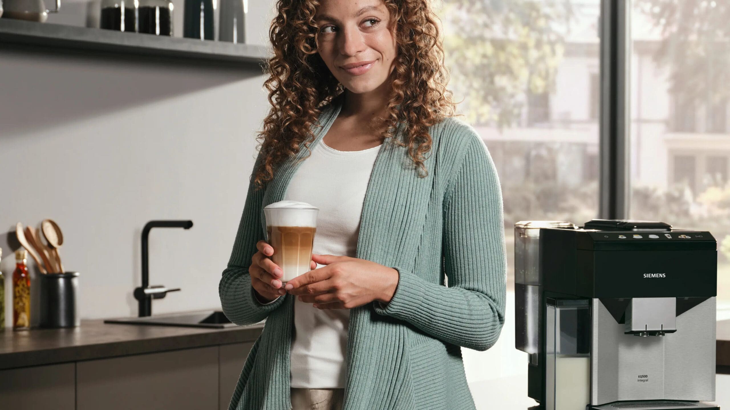 Siemens TQ515R03 EQ500 integral Coffee Machine - image 2